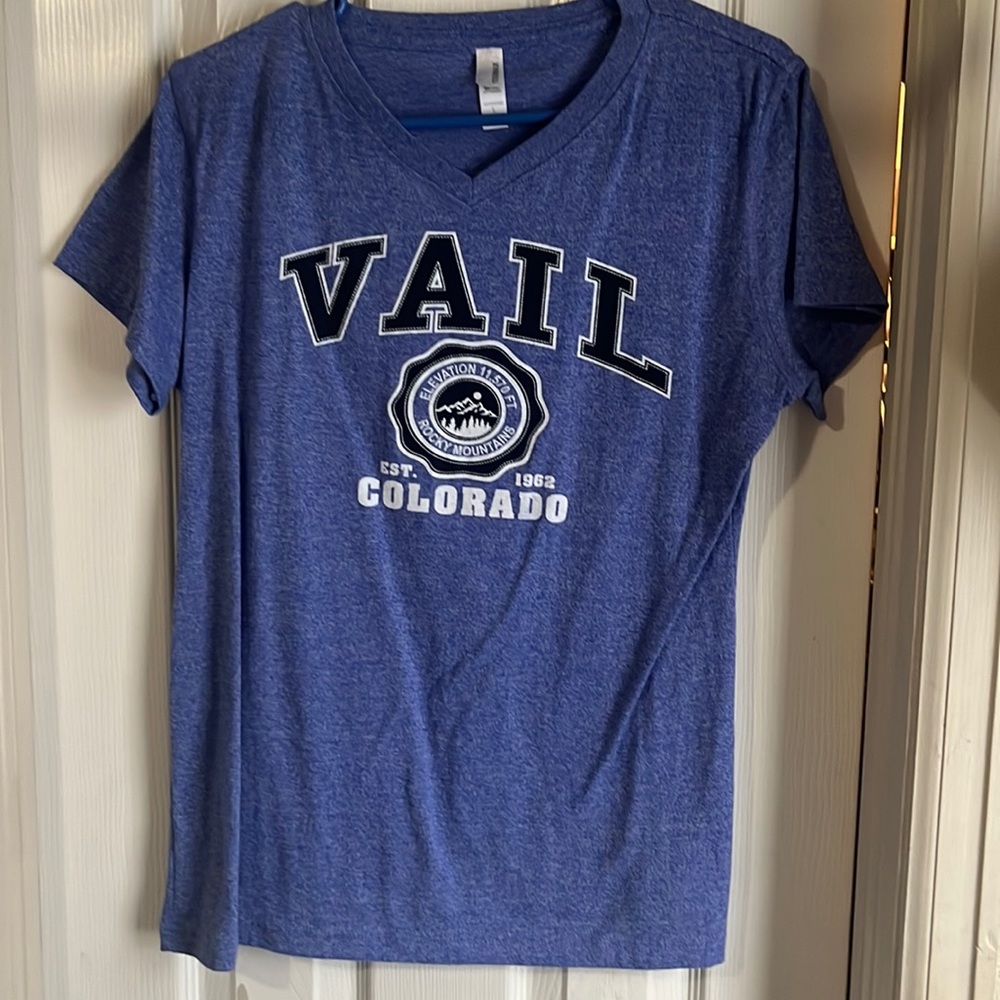 V-neck t-shirt vail Colorado blue